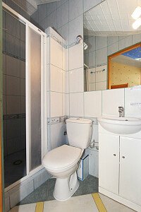 apartament niebieski 4 osobowy-łazienka